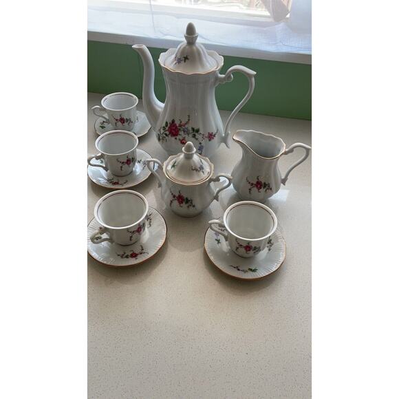 13 Pc Vintage Walbrzych Made in Poland Gold Rim Floral Tea Set - Picture 1 of 9